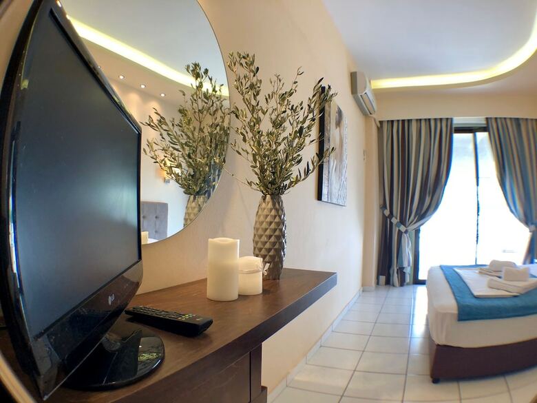 Oleander Apartments