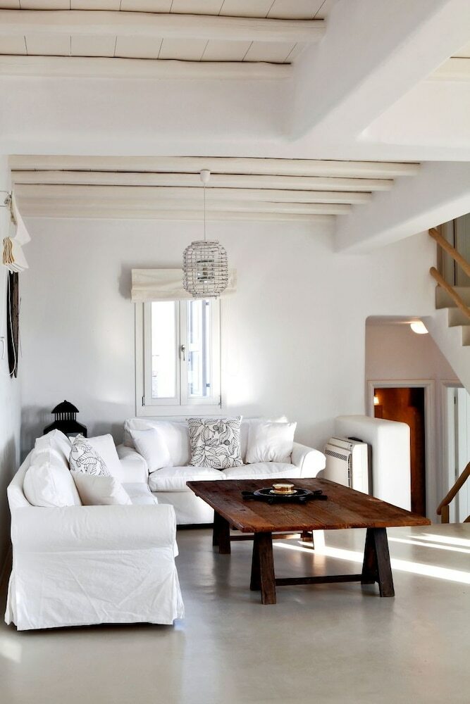 Villa Elia White Residence