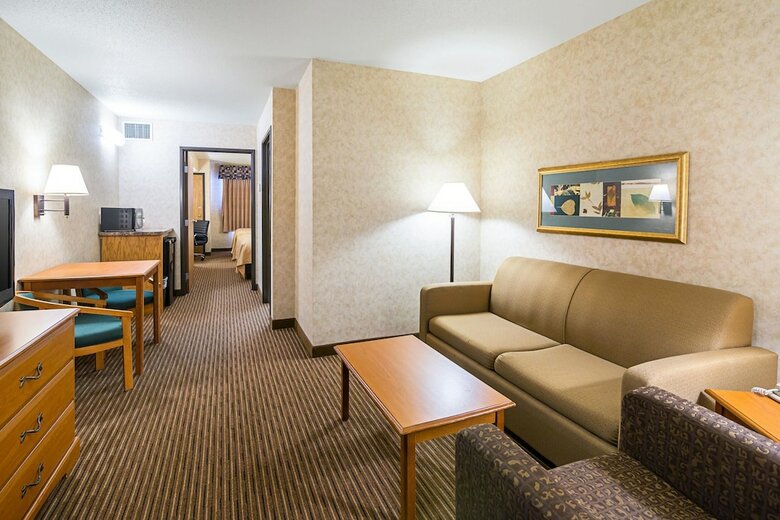 Hotel Quality Inn & Suites