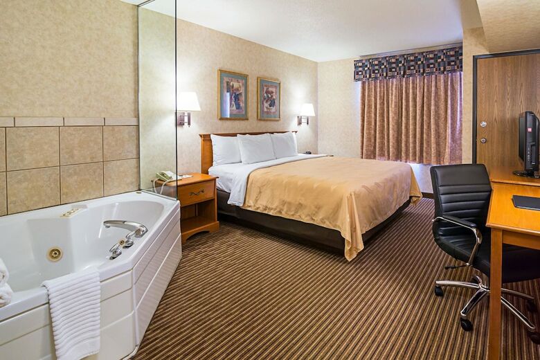 Hotel Quality Inn & Suites
