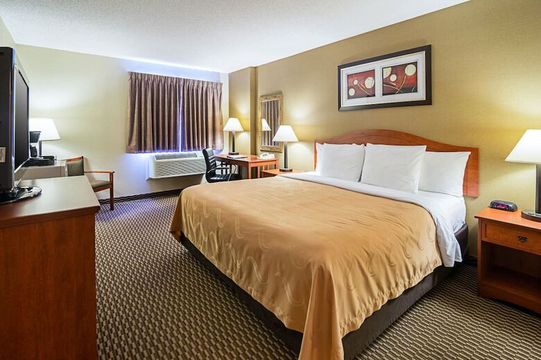 Hotel Quality Inn & Suites