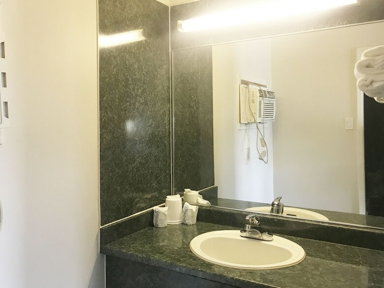 Lamplighter Motel