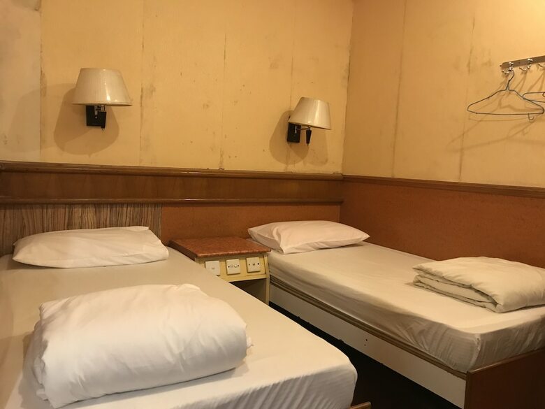 Hotel New Garden Hostel