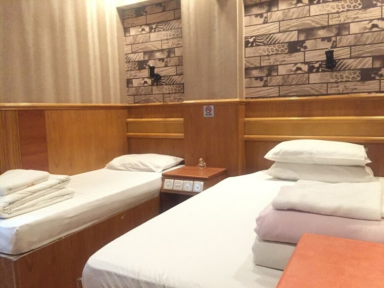 Hotel New Garden Hostel