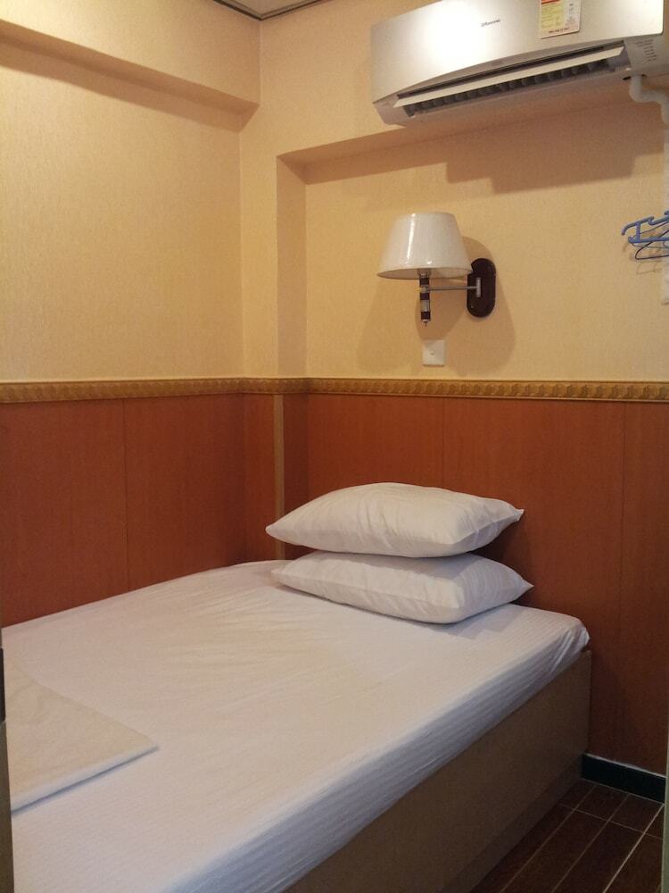 Hotel New Garden Hostel