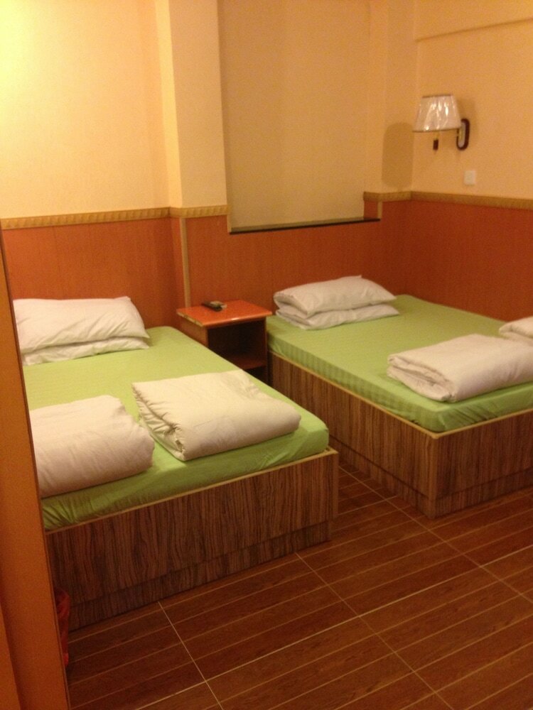 Hotel New Garden Hostel