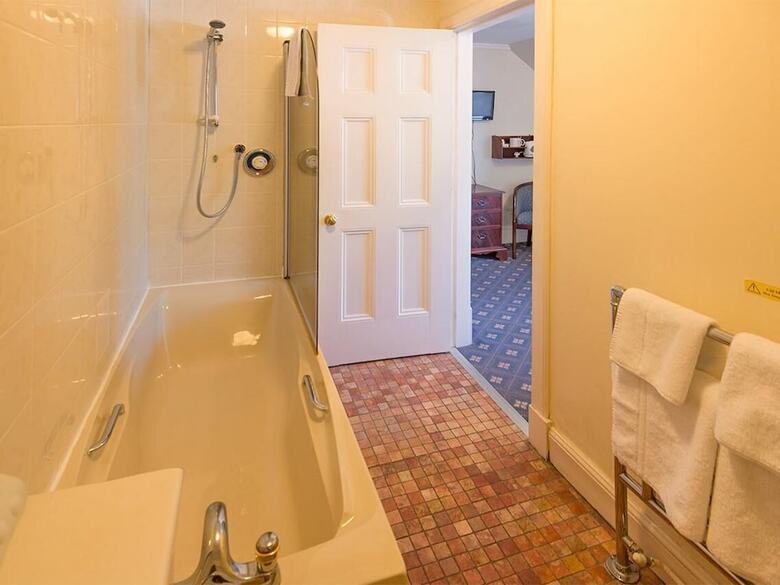Woodside Hotel