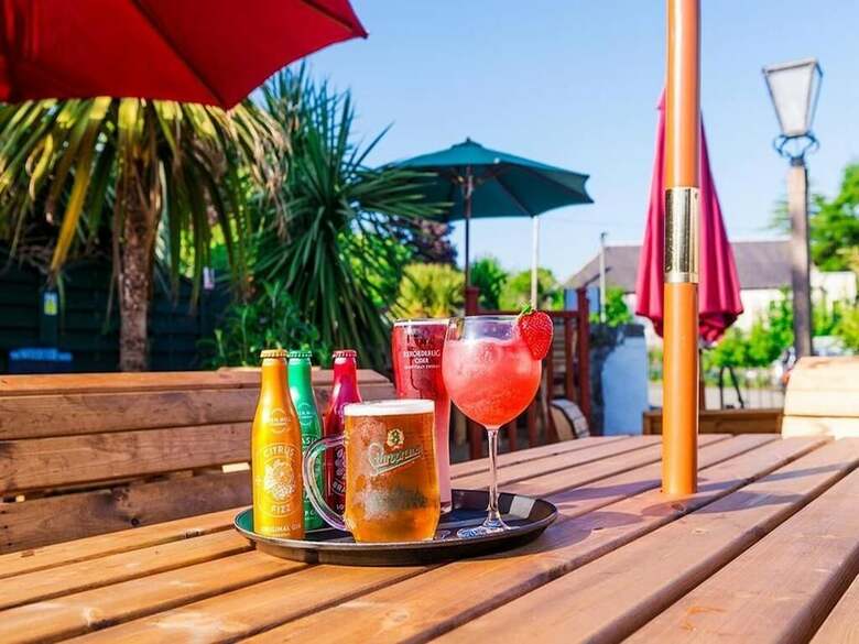 Woodside Hotel