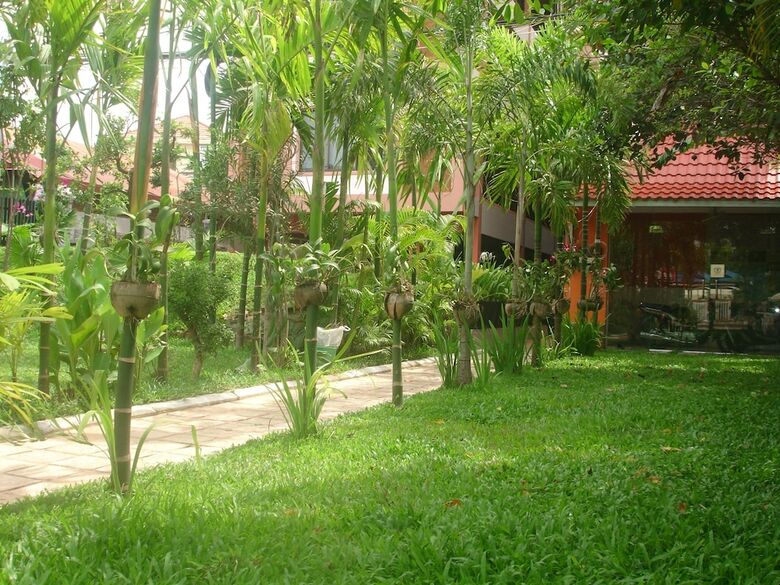 Hotel Jasmine Lodge