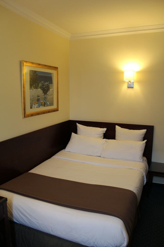 Hotel H�tel Saint Cyr Etoile