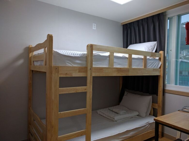 Hostal Backpackers In Yeosu - Hostel