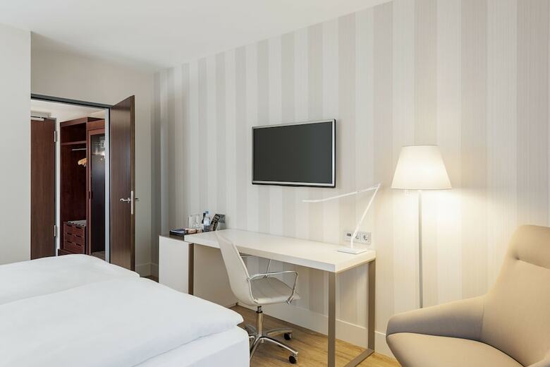 Hotel NH D�sseldorf City-nord