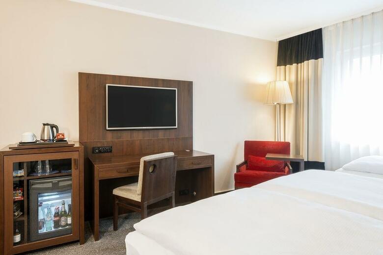 Hotel NH D�sseldorf City-nord