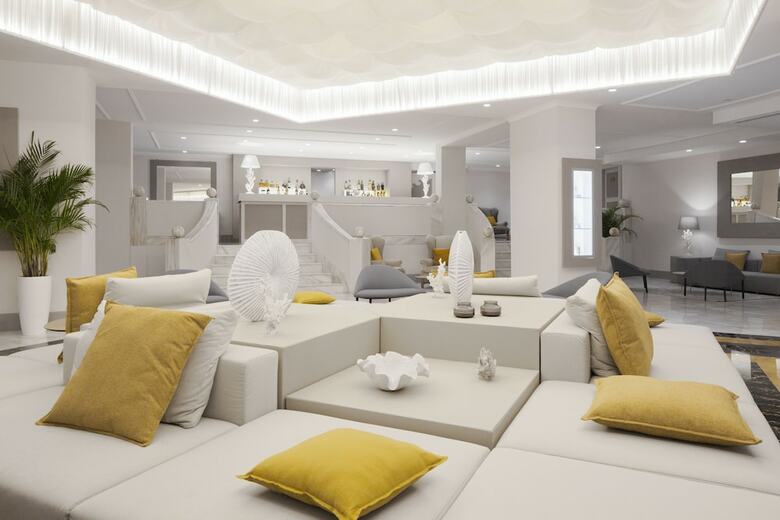 Voi Grand Hotel Mazzar� Sea Palace