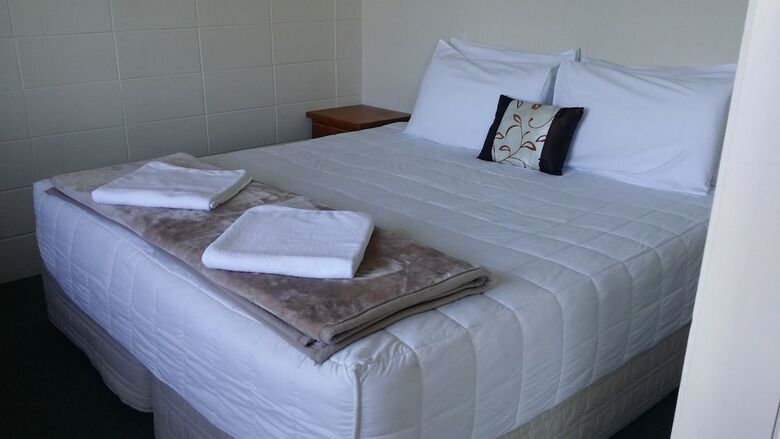 Fountain Court Motel