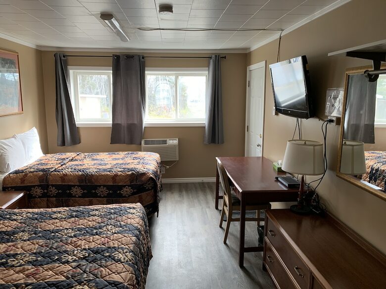 Motel Village Inn & Suites