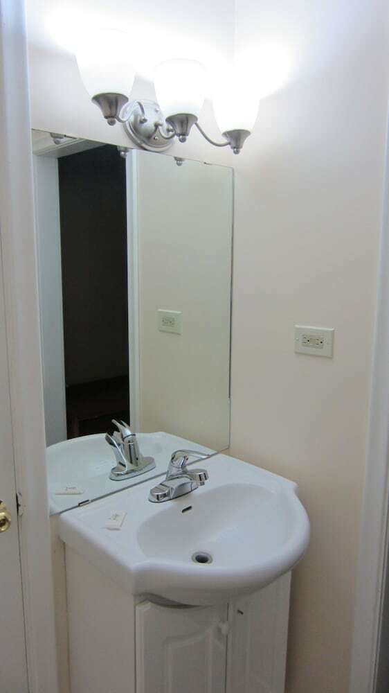 Motel Village Inn & Suites