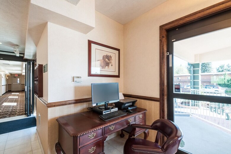 Motel Rodeway Inn & Suites