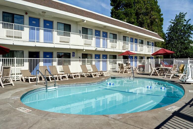 Motel 6 Salem, Or