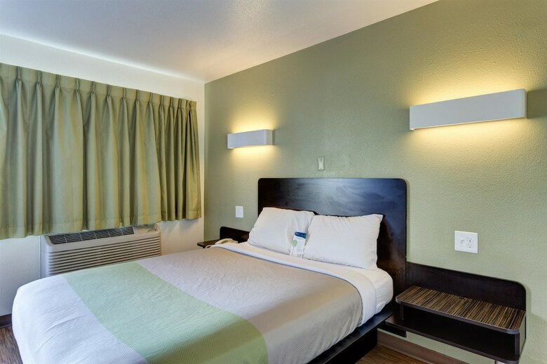 Motel 6 Bowling Green