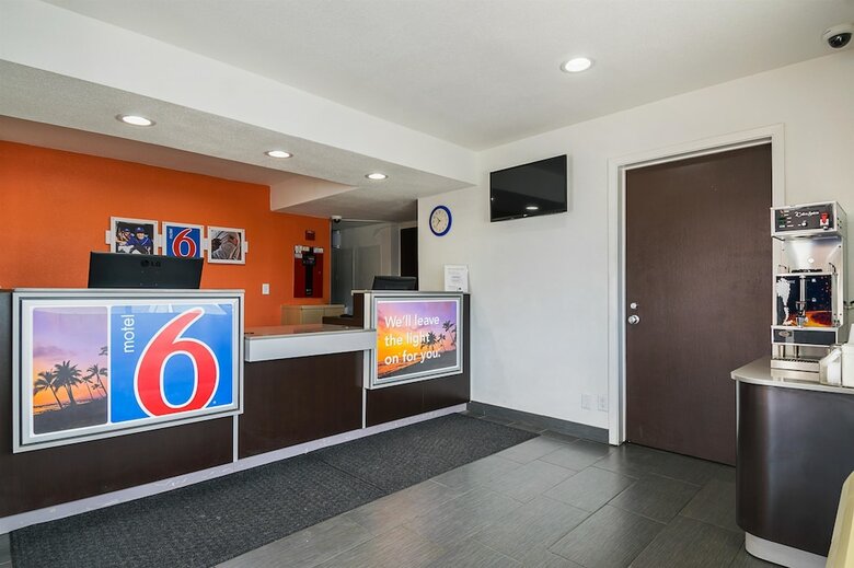 Motel 6 Lost Hills