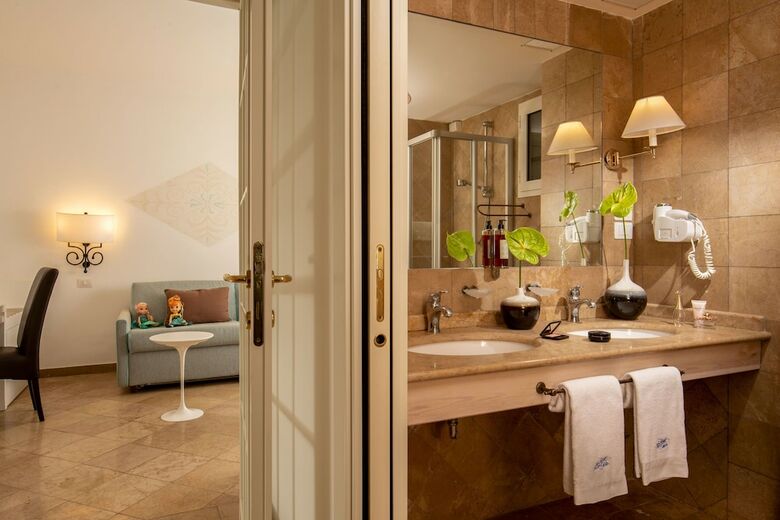 El Faro Hotel & Spa