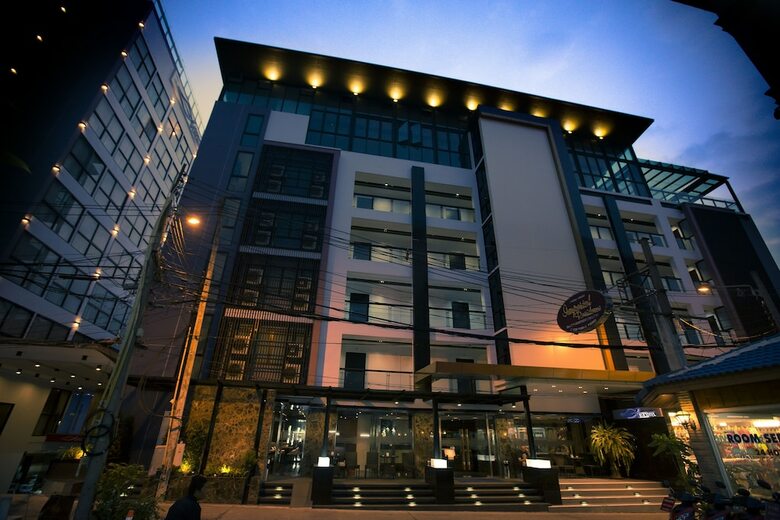 Hotel Serenotel Pattaya Beach Front