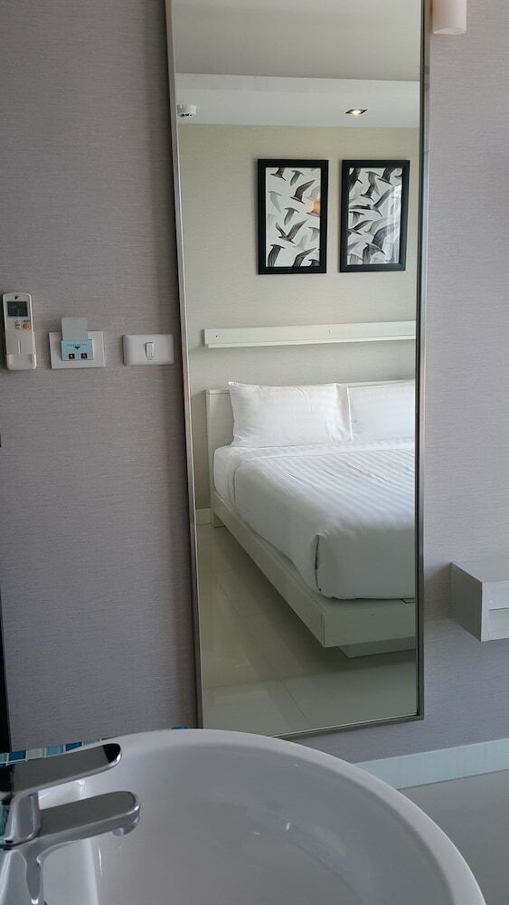 Hotel Serenotel Pattaya Beach Front