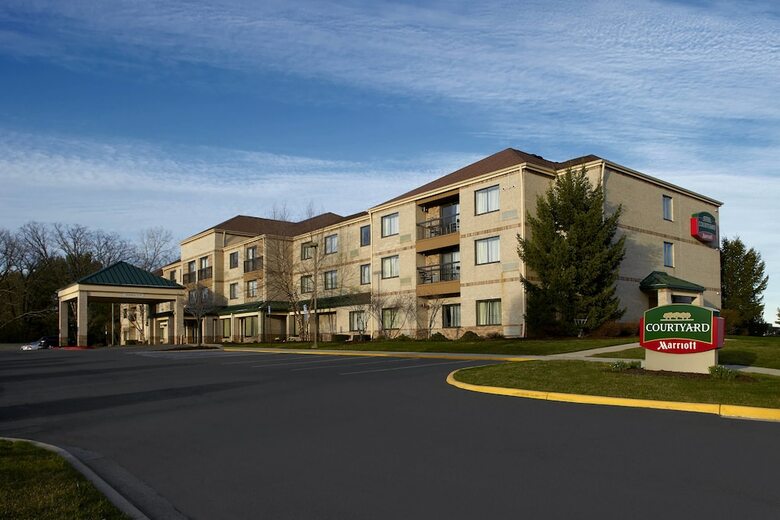 Hotel Courtyard By Marriott Detroit Brighton