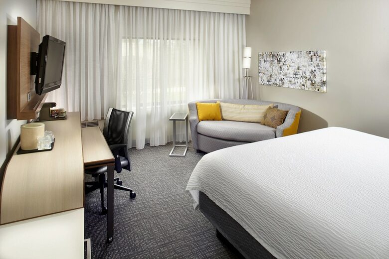 Hotel Courtyard By Marriott Detroit Brighton
