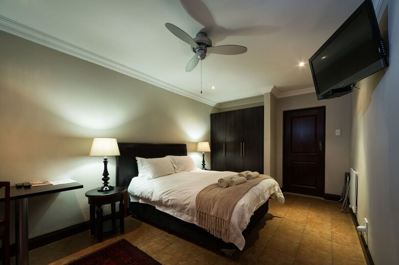 Hotel 12 On Brecher