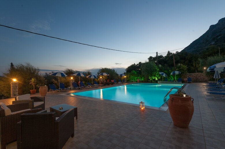 Aparthotel Crystal Blue Apartments