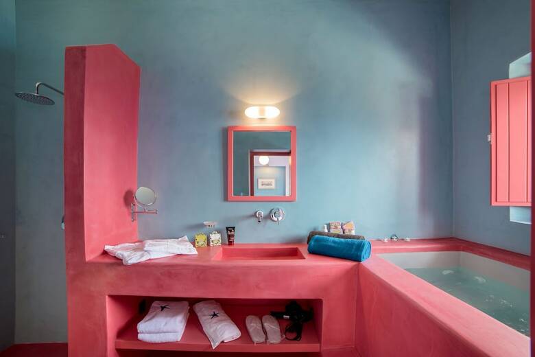 Hotel Caldera Edge Suites