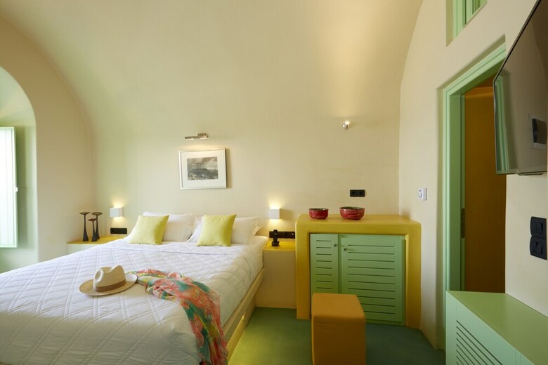Hotel Caldera Edge Suites