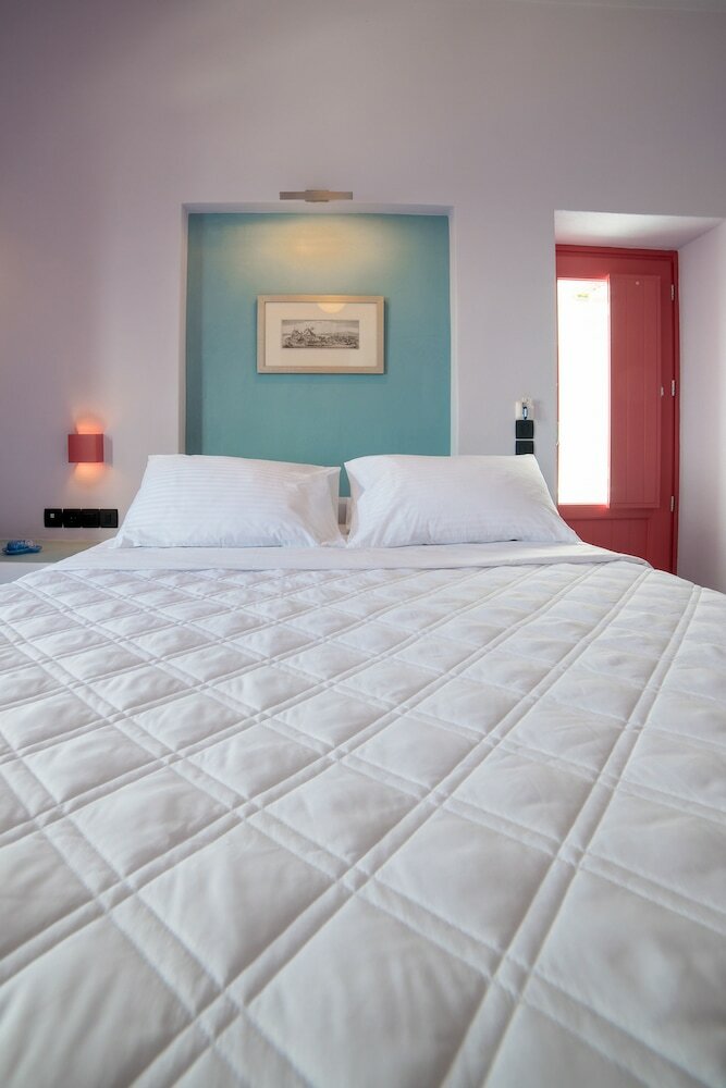 Hotel Caldera Edge Suites