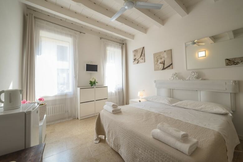 Hotel Academia Residence