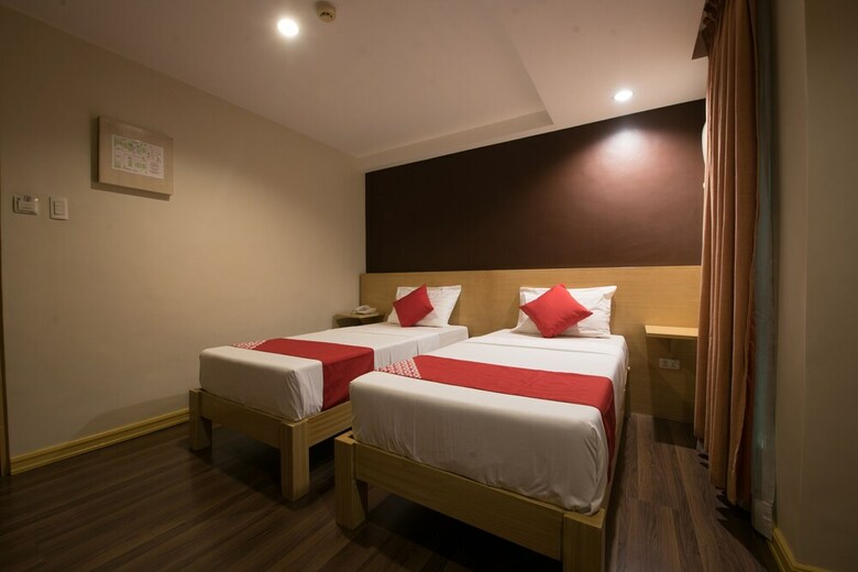 Oyo 456 Festive Hotel