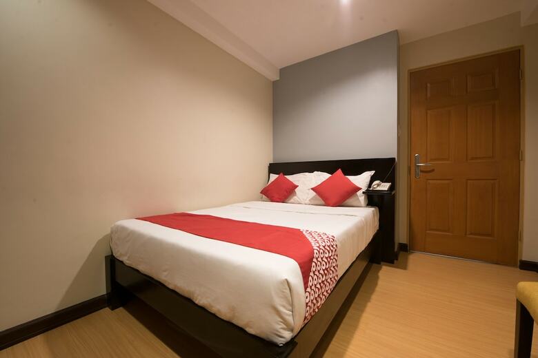 Oyo 456 Festive Hotel