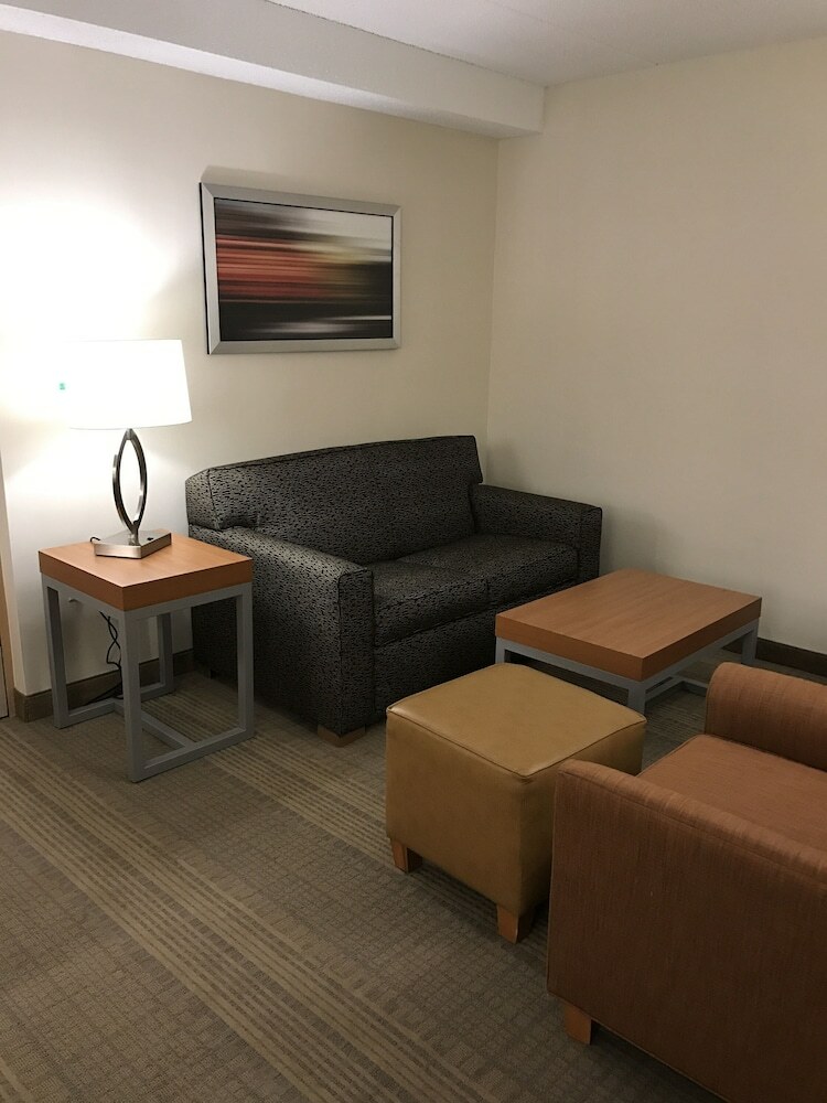 Holiday Inn Hotel & Suites Bolingbrook