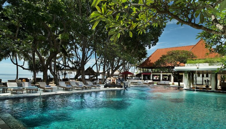 Hotel Puri Santrian