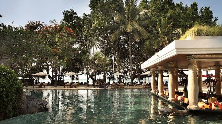 Hotel Puri Santrian