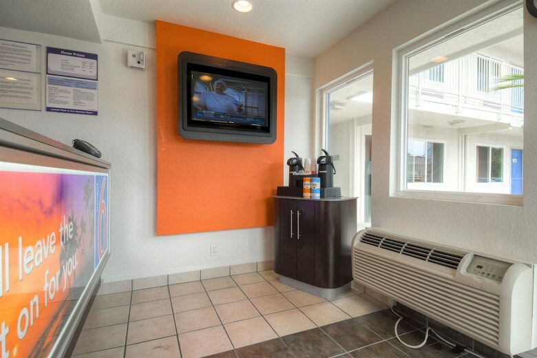 Motel 6 Costa Mesa