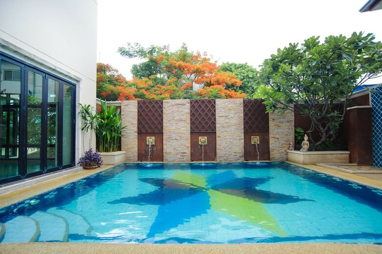Hotel Diamond City Place