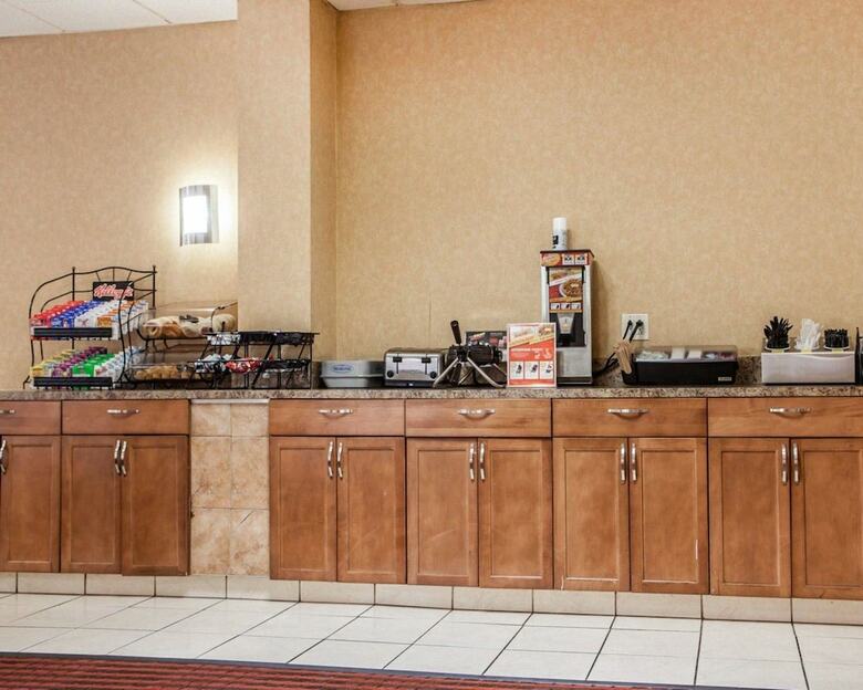 Clarion Hotel Palmer Inn