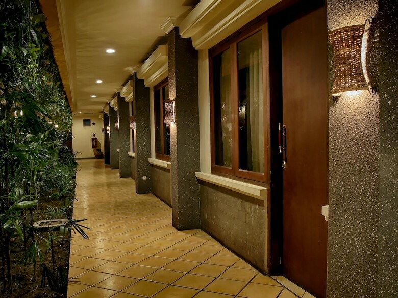 Lotus Garden Hotel