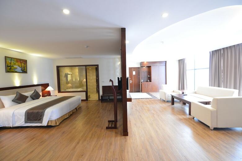 Muong Thanh Grand Cua Lo Hotel
