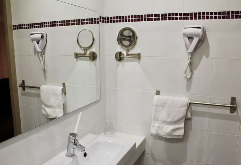 Hotel H�tel Des Pyr�n�es