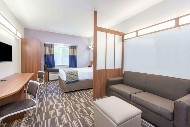 Hotel Microtel Inn & Suites By Wyndham Cadiz