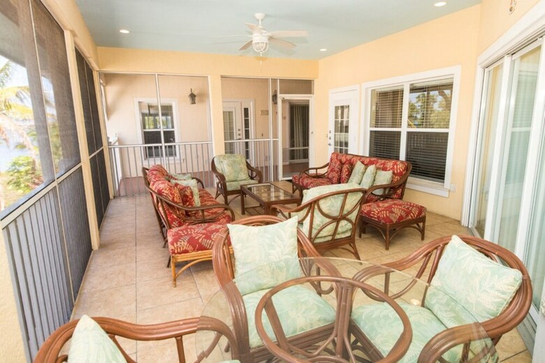 Tortuga Inn Beach Resort