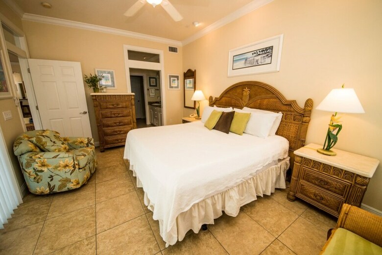 Tortuga Inn Beach Resort